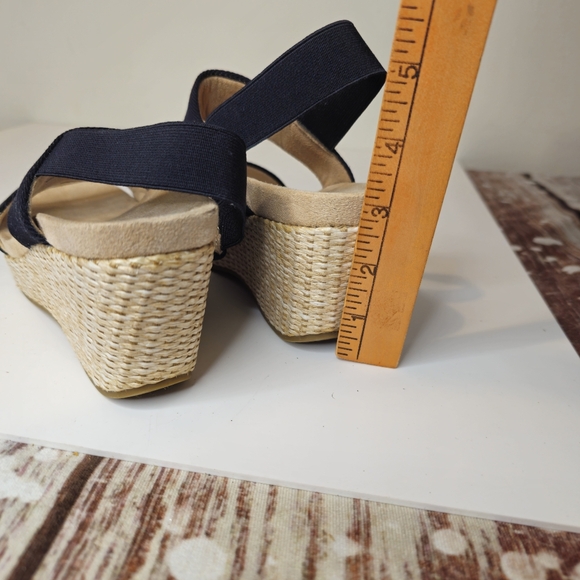 Life Stride Women's Black Wedge Sandals - Picture 5 of 9